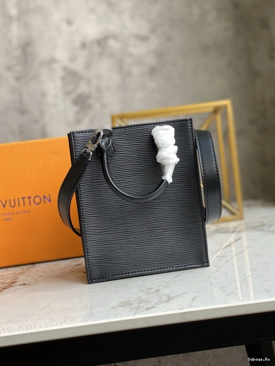 PETIT SAC VUITTON PLAT LOUIS 0508